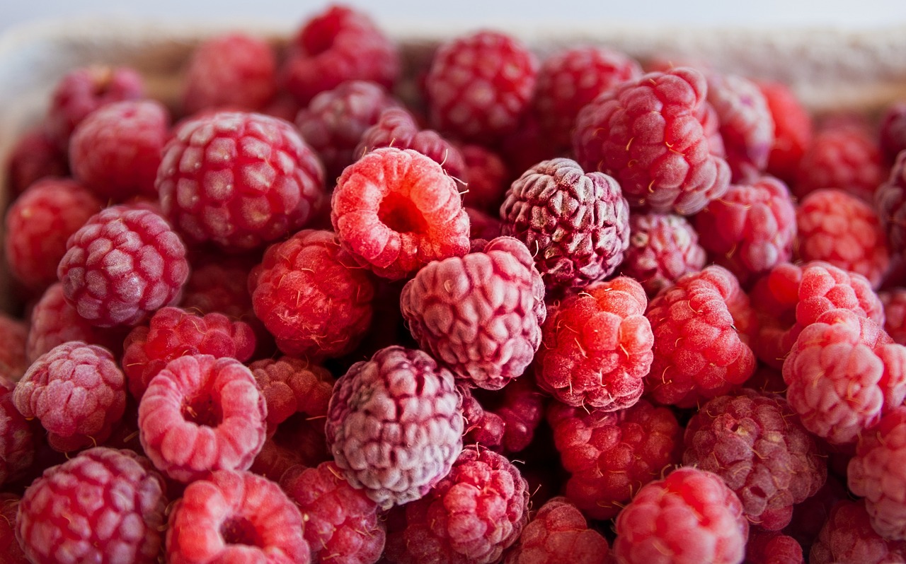 raspberries, red, berry-917664.jpg