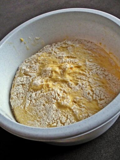 yeast, flour, bowl-5853375.jpg